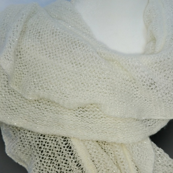 🔸 Metallic Threds🔸️Ivory Scarf - Picture 4 of 7